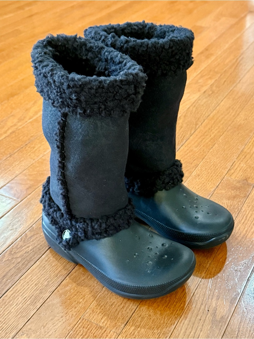 Crocs Women’s 6 Nadia Winter Boots Faux Fur Sherpa Fleece Lined Waterproof Snow